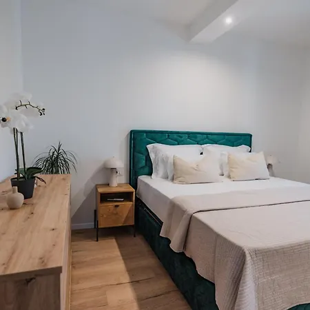 Lumaris Olive Garden Retreat 아파트