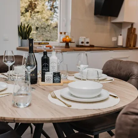 Lumaris Olive Garden Retreat 아파트
