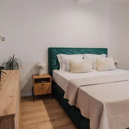 Lumaris Olive Garden Retreat